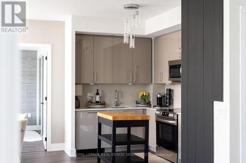 720 - 2450 Old Bronte Road, Oakville, ON - Indoor Photo Showing Kitchen