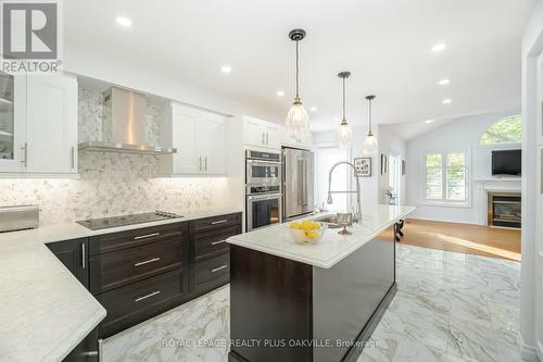 2873 Cartwright Crescent, Mississauga, ON - Indoor Photo Showing Kitchen With Stainless Steel Kitchen With Upgraded Kitchen