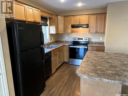 5200 7Th Avenue N, Regina, SK - Indoor Photo Showing Kitchen With Double Sink