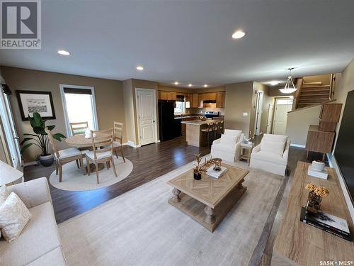 5200 7Th Avenue N, Regina, SK - Indoor Photo Showing Living Room