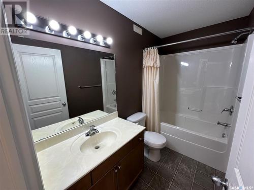 5200 7Th Avenue N, Regina, SK - Indoor Photo Showing Bathroom