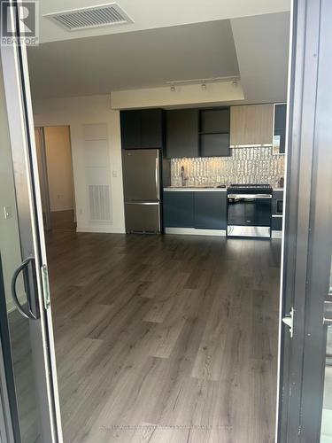 401 - 395 Dundas Street, Oakville, ON - Indoor Photo Showing Kitchen