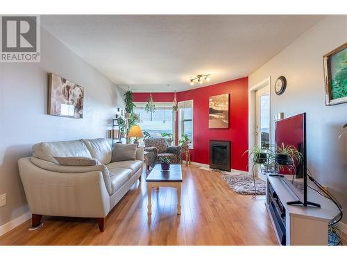 1120 Hugh Allan Drive Unit# 405, Kamloops, BC - Indoor Photo Showing Living Room With Fireplace