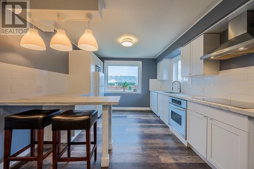 1036 Surrey Avenue, Kamloops, BC - Indoor Photo Showing Kitchen