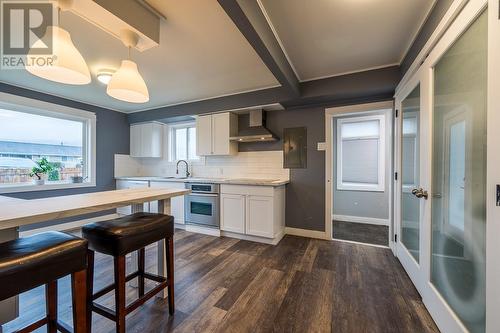 1036 Surrey Avenue, Kamloops, BC - Indoor Photo Showing Kitchen