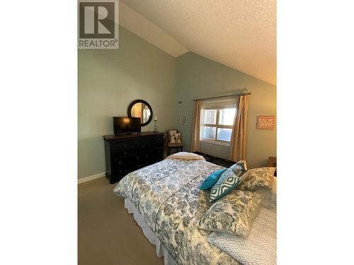 205 Third Avenue Unit# 1416, Invermere, BC - Indoor Photo Showing Bedroom