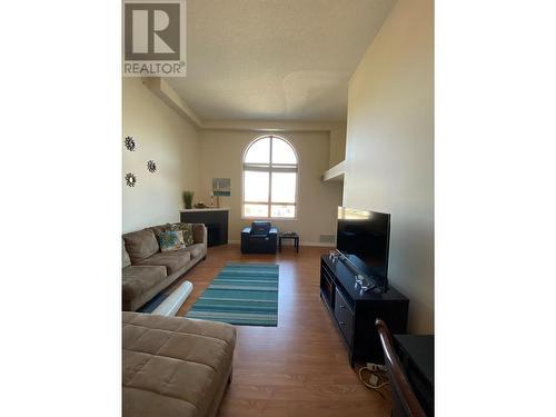 205 Third Avenue Unit# 1416, Invermere, BC - Indoor Photo Showing Living Room