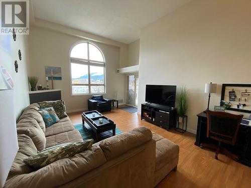 205 Third Avenue Unit# 1416, Invermere, BC - Indoor Photo Showing Living Room