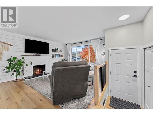 5849 Leonard Place, Kamloops, BC - Indoor With Fireplace