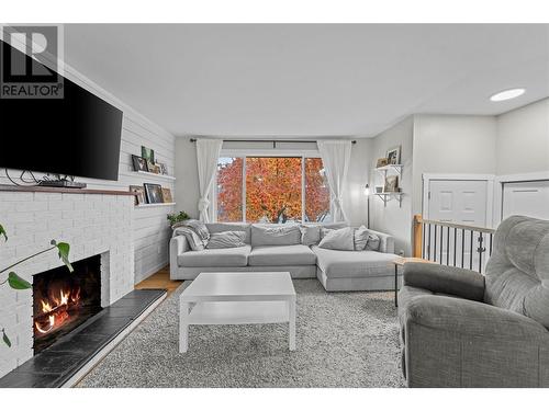 5849 Leonard Place, Kamloops, BC - Indoor Photo Showing Living Room With Fireplace