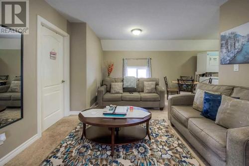 221 Grand River Avenue, Brantford, ON - Indoor Photo Showing Living Room