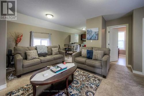 221 Grand River Avenue, Brantford, ON - Indoor Photo Showing Living Room