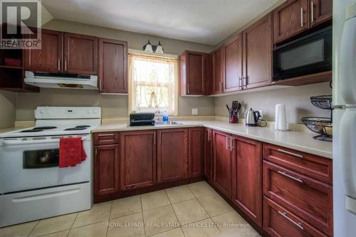 221 Grand River Avenue, Brantford, ON - Indoor Photo Showing Kitchen