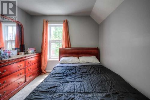 221 Grand River Avenue, Brantford, ON - Indoor Photo Showing Bedroom