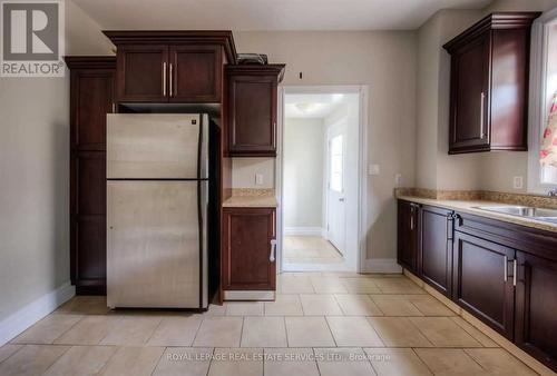 221 Grand River Avenue, Brantford, ON - Indoor Photo Showing Kitchen