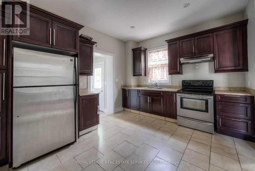 221 Grand River Avenue, Brantford, ON - Indoor Photo Showing Kitchen