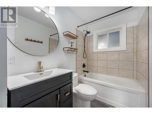 2128 Young Avenue, Kamloops, BC - Indoor Photo Showing Bathroom