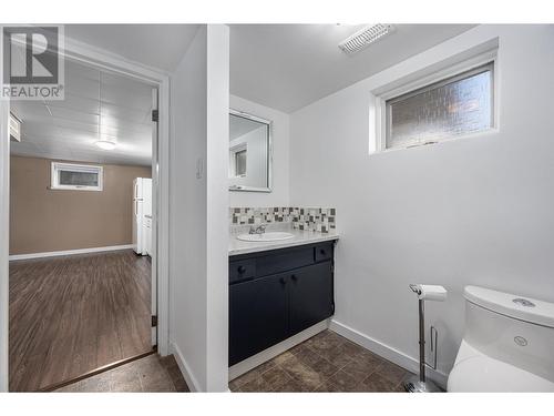 2128 Young Avenue, Kamloops, BC - Indoor