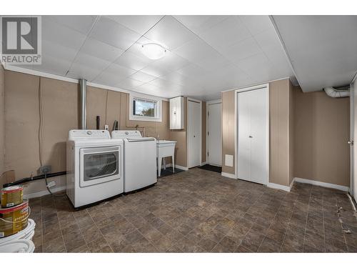 2128 Young Avenue, Kamloops, BC - Indoor Photo Showing Laundry Room