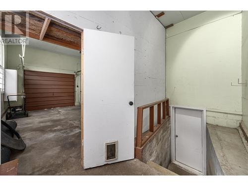 2128 Young Avenue, Kamloops, BC - Indoor Photo Showing Other Room