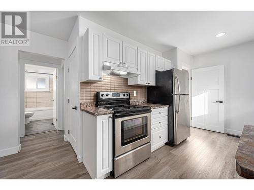 2128 Young Avenue, Kamloops, BC - Indoor Photo Showing Kitchen