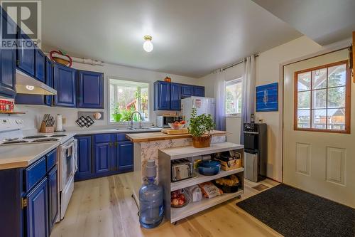 9063 Doyle Road, Kamloops, BC - Indoor Photo Showing Kitchen