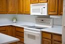 418-1329 Klo Road, Kelowna, BC  - Indoor Photo Showing Kitchen 