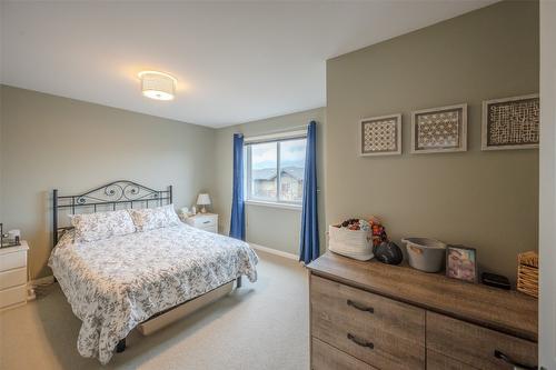 101-48 Galt Avenue, Penticton, BC - Indoor Photo Showing Bedroom