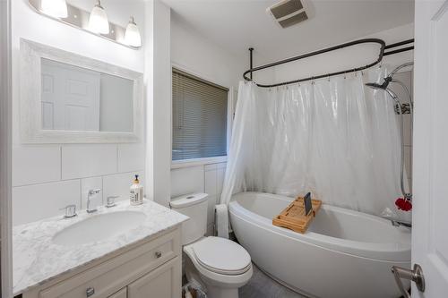 101-48 Galt Avenue, Penticton, BC - Indoor Photo Showing Bathroom