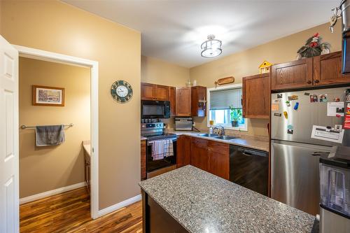 101-48 Galt Avenue, Penticton, BC - Indoor Photo Showing Kitchen With Double Sink