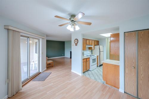 106-1860 Atkinson Street, Penticton, BC - Indoor Photo Showing Kitchen