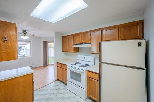 106-1860 Atkinson Street, Penticton, BC - Indoor Photo Showing Kitchen