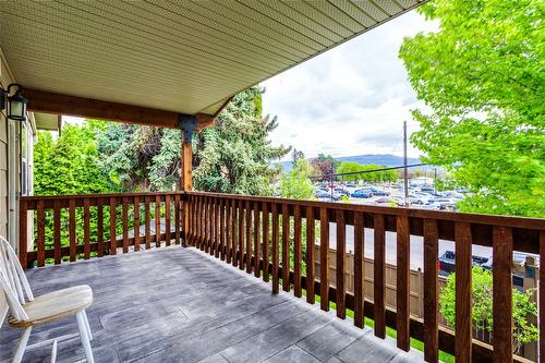 1-860 Glenwood Avenue, Kelowna, BC - Outdoor With Deck Patio Veranda With Exterior