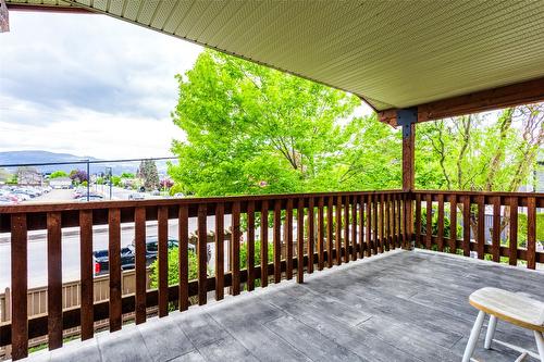 1-860 Glenwood Avenue, Kelowna, BC - Outdoor With Deck Patio Veranda With Exterior