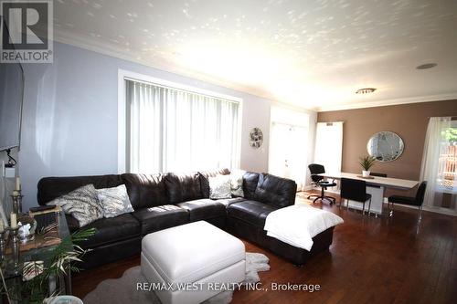 3276 Turnbull Drive, Severn, ON - Indoor Photo Showing Living Room