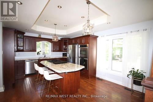 3276 Turnbull Drive, Severn, ON - Indoor Photo Showing Kitchen With Upgraded Kitchen