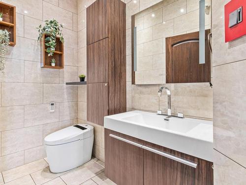 Powder room - 750 Rue Des Châtaigniers, Boucherville, QC - Indoor Photo Showing Bathroom