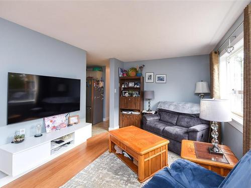 A-173 Archery Cres, Courtenay, BC - Indoor Photo Showing Living Room