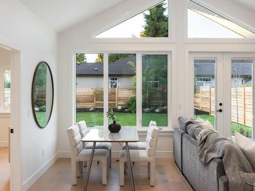 2283 Weiler Ave, Sidney, BC - Indoor Photo Showing Dining Room