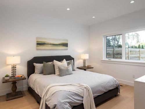 2283 Weiler Ave, Sidney, BC - Indoor Photo Showing Bedroom