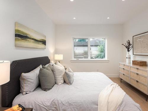 2283 Weiler Ave, Sidney, BC - Indoor Photo Showing Bedroom