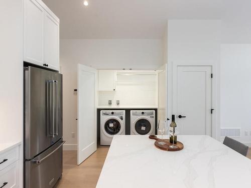 2283 Weiler Ave, Sidney, BC - Indoor Photo Showing Laundry Room