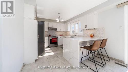 40 Minglehaze Drive, Toronto, ON - Indoor Photo Showing Kitchen