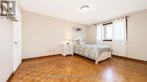 40 Minglehaze Drive, Toronto, ON - Indoor Photo Showing Bedroom