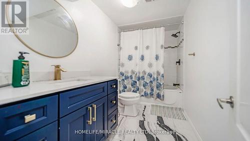 40 Minglehaze Drive, Toronto, ON - Indoor Photo Showing Bathroom