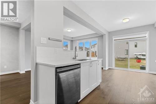 522 Flagstaff Drive, Ottawa, ON - Indoor Photo Showing Kitchen