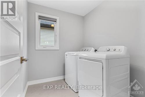 522 Flagstaff Drive, Ottawa, ON - Indoor Photo Showing Laundry Room