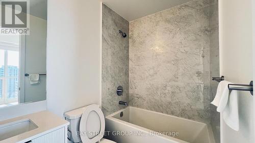 1207 - 38 Forest Manor Road, Toronto, ON - Indoor Photo Showing Bathroom