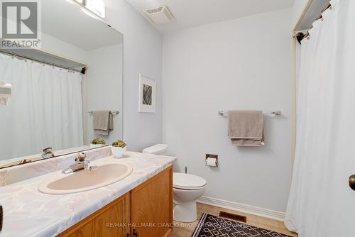 39 Artillery Street, Toronto, ON - Indoor Photo Showing Bathroom