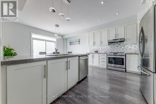 1 Weir Street, Bradford West Gwillimbury, ON - Indoor Photo Showing Kitchen With Upgraded Kitchen